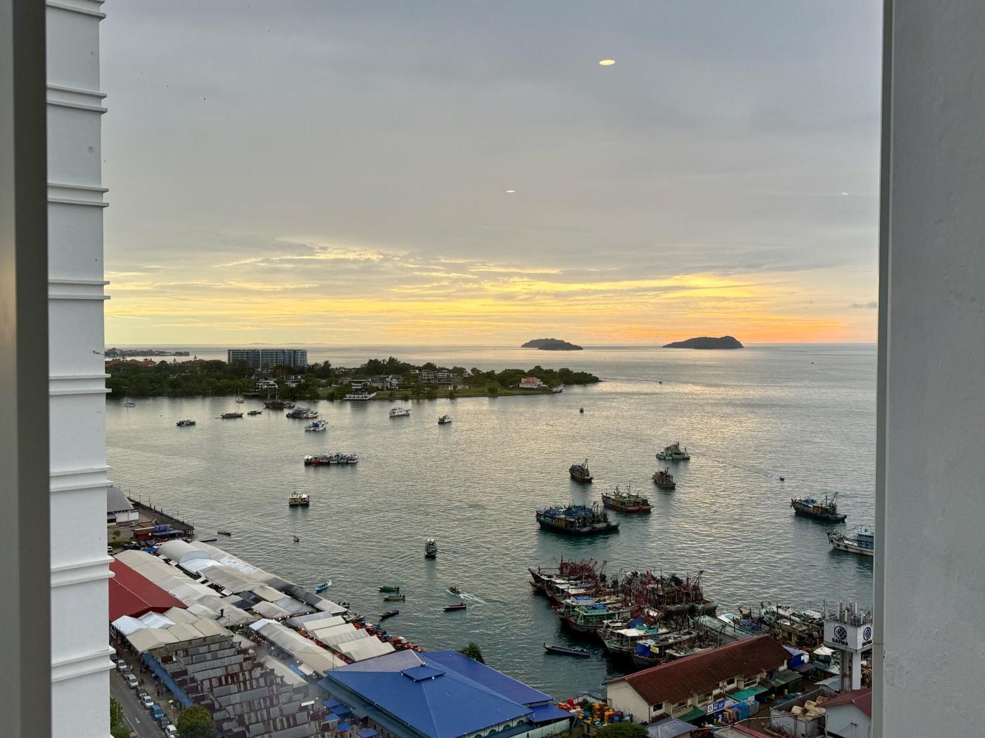 The Shore Executive Suites By Ys Luxury Kota Kinabalu Extérieur photo