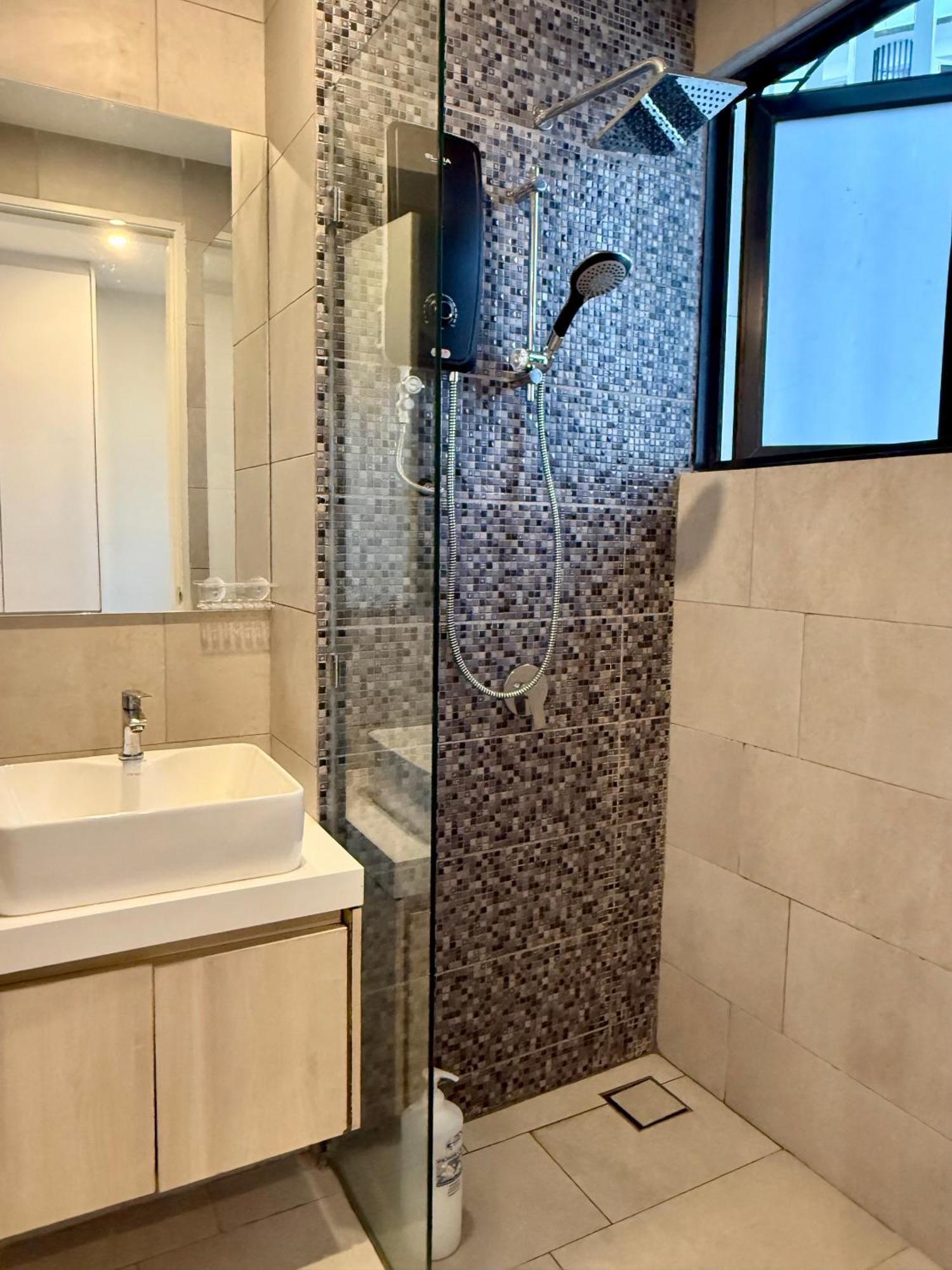 The Shore Executive Suites By Ys Luxury Kota Kinabalu Extérieur photo